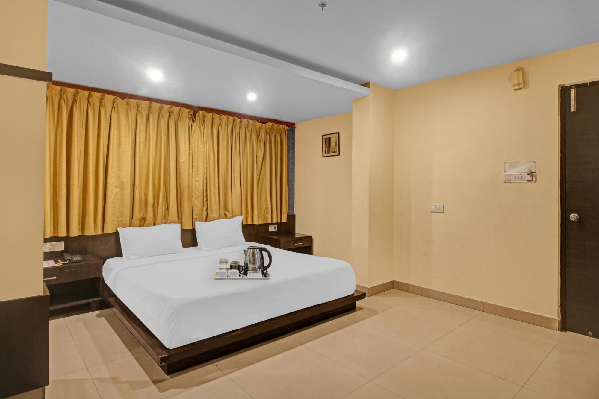 מלון היידראבד Townhouse The Grand Plaza מראה חיצוני תמונה