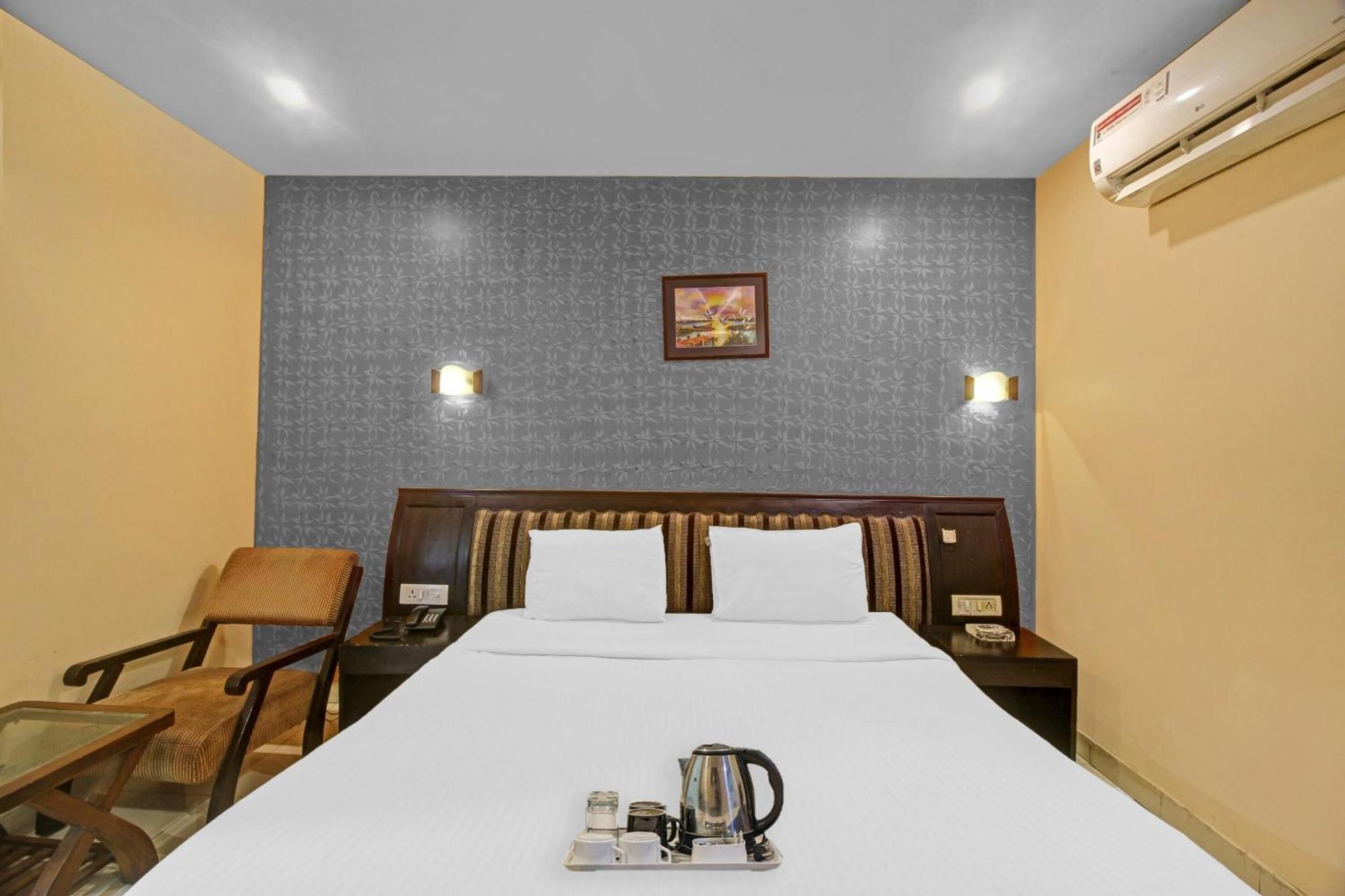 מלון היידראבד Townhouse The Grand Plaza מראה חיצוני תמונה