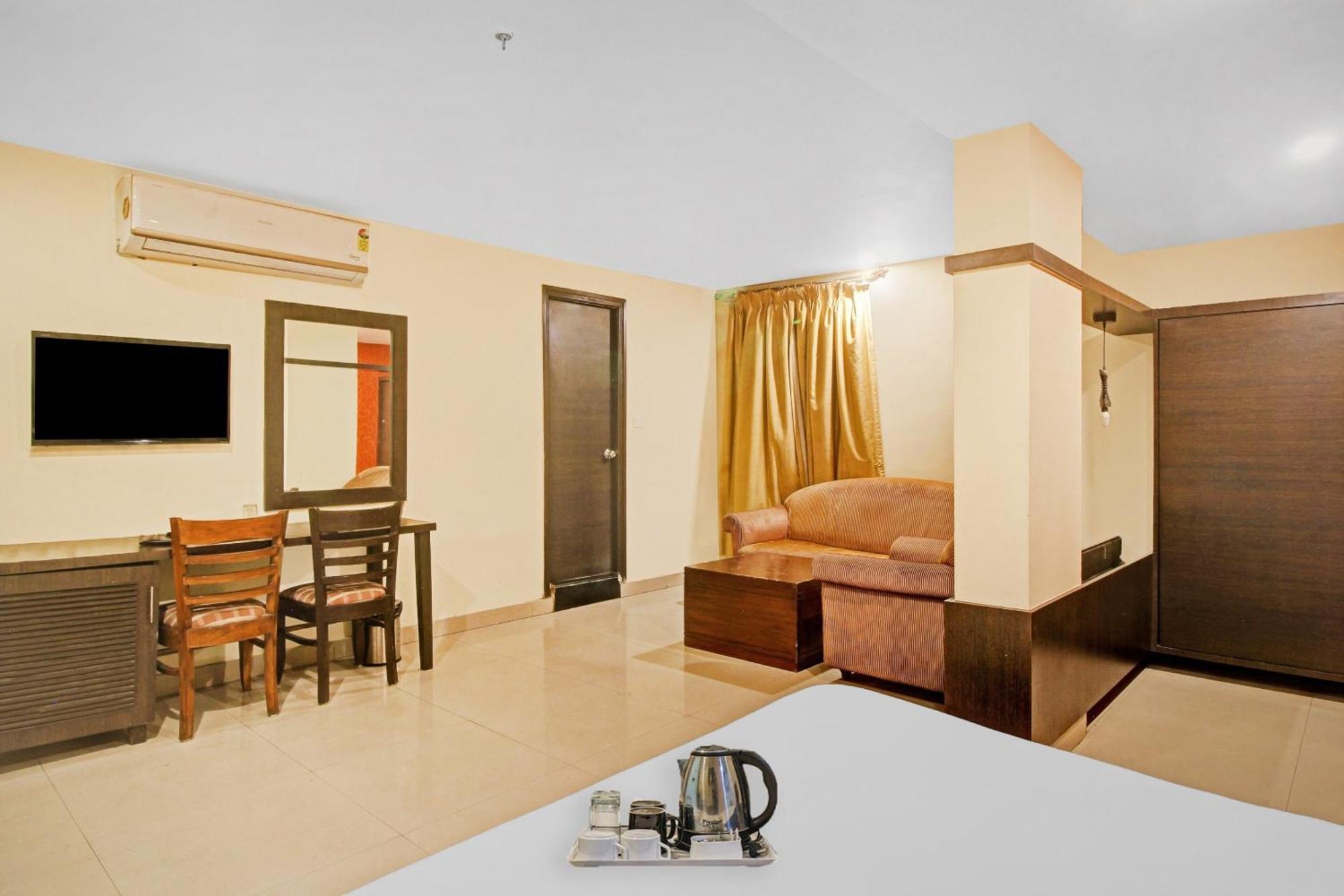 מלון היידראבד Townhouse The Grand Plaza מראה חיצוני תמונה